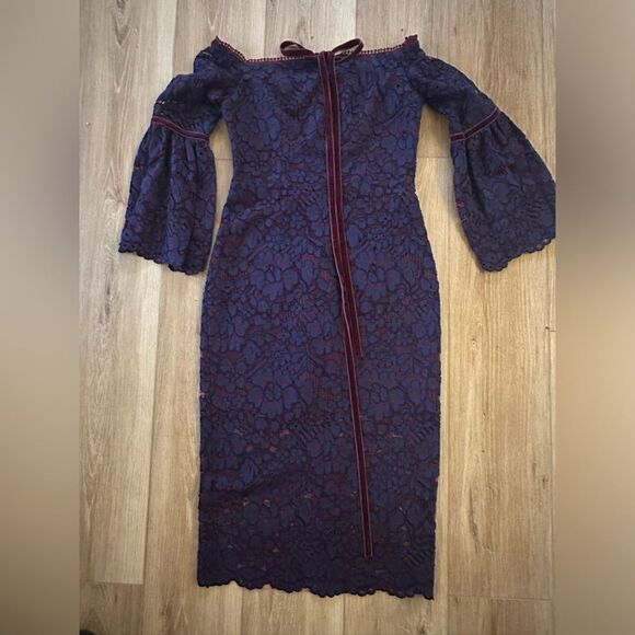 Alexis Belin Off Shoulder Lace Dress S